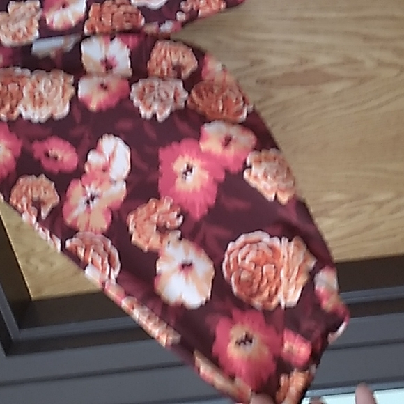 FOREVER 21 CONTEMPORARY FLORAL BLOUSE SZ S - Picture 4 of 12